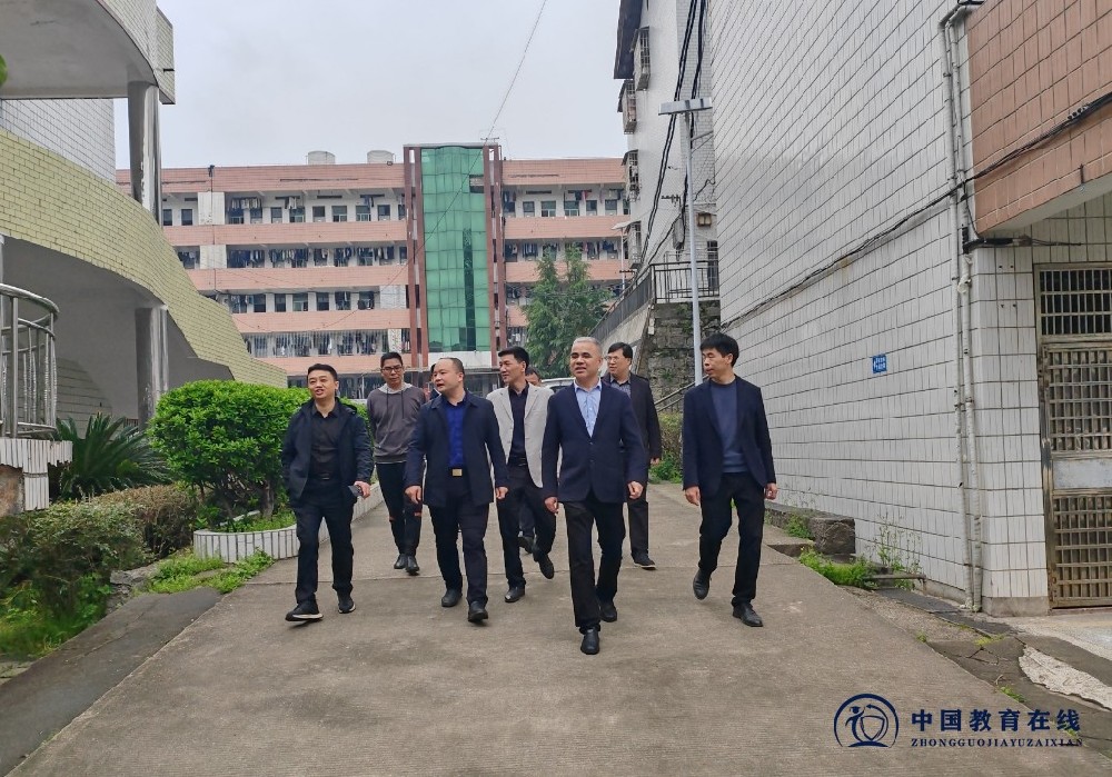 “以烛光，致远方”，民盟邵阳市一中支部送教邵东七中