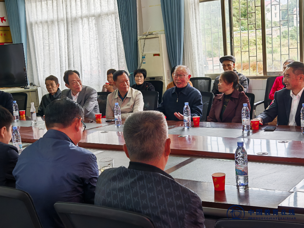 半世纪情深归故园 高十一班校友荣返邵东七中